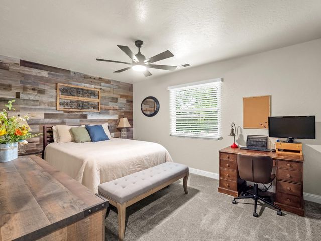 1565 S Highland Avenue, Sanger, CA 93657