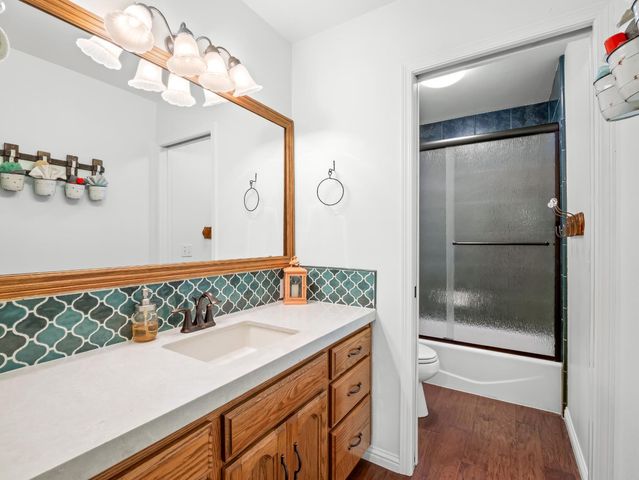 1565 S Highland Avenue, Sanger, CA 93657