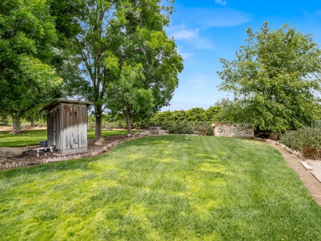 1565 S Highland Avenue, Sanger, CA 93657