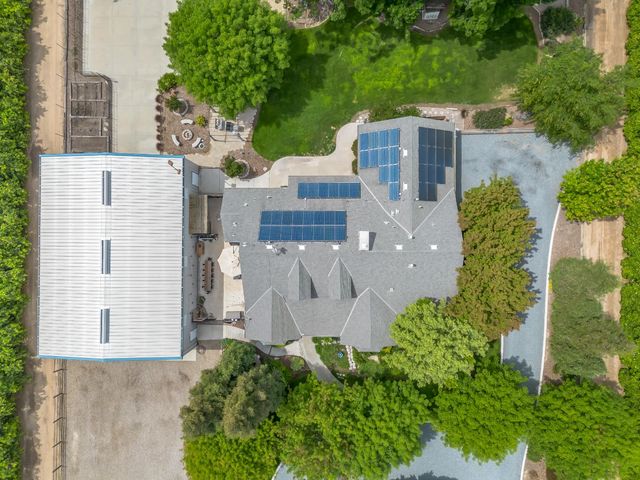 1565 S Highland Avenue, Sanger, CA 93657