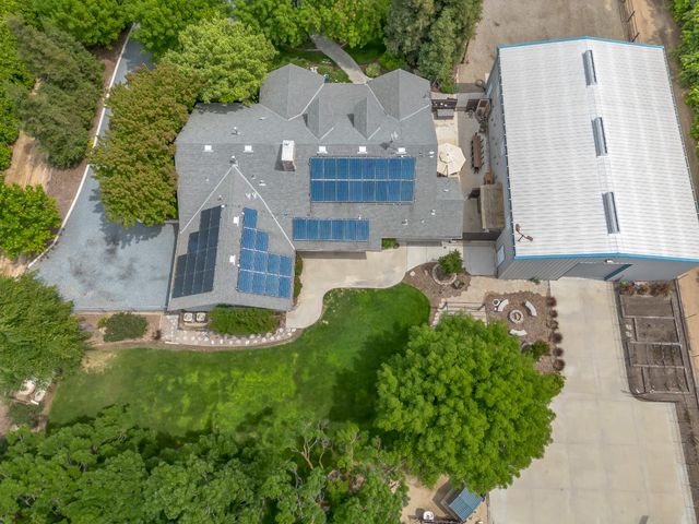 1565 S Highland Avenue, Sanger, CA 93657