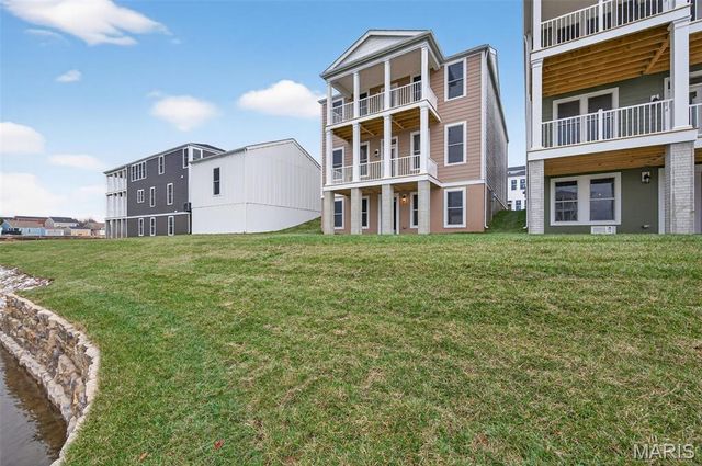 206 Marais Temps Clair Way, St Charles, MO 63301