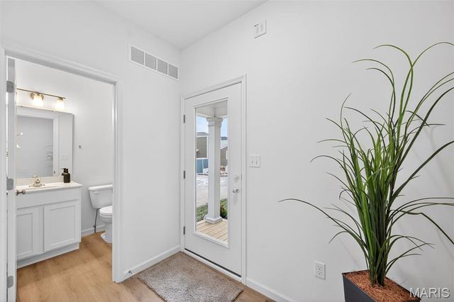 206 Marais Temps Clair Way, St Charles, MO 63301