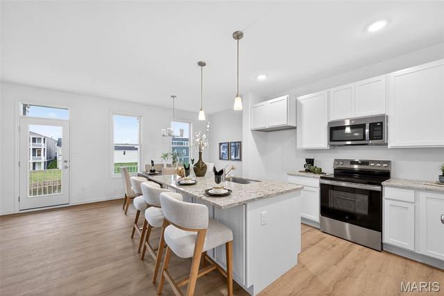 206 Marais Temps Clair Way, St Charles, MO 63301