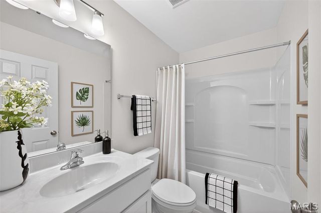 206 Marais Temps Clair Way, St Charles, MO 63301