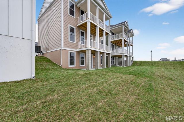 206 Marais Temps Clair Way, St Charles, MO 63301