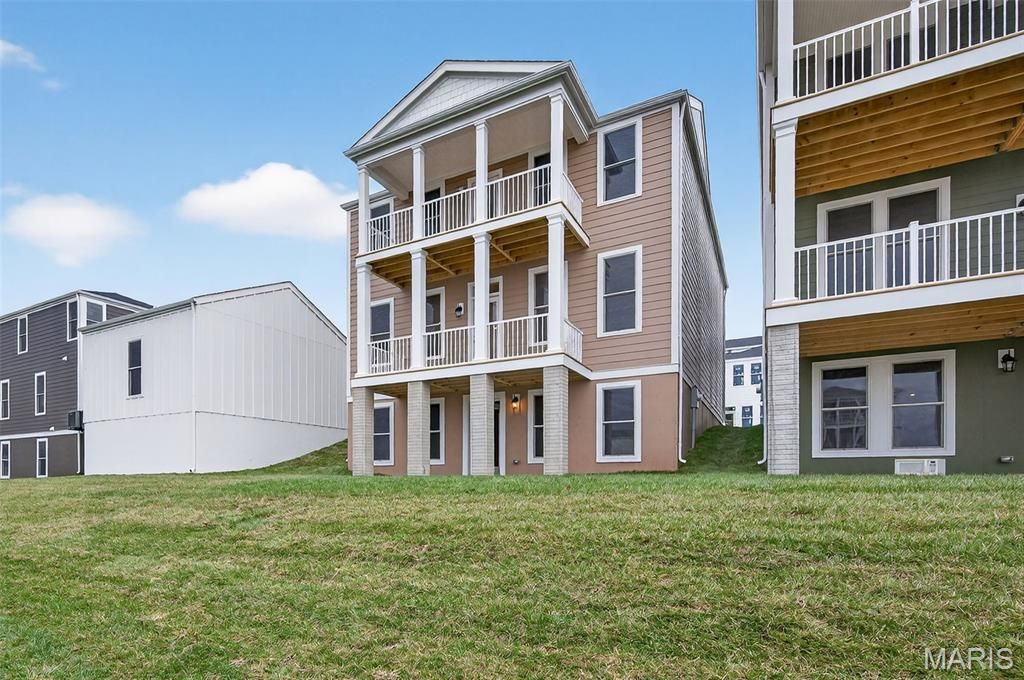 206 Marais Temps Clair Way, St Charles, MO 63301