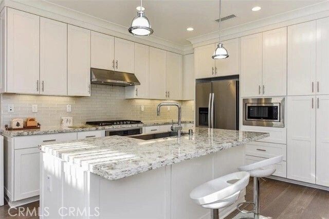 83 Waterleaf, Irvine, CA 92620