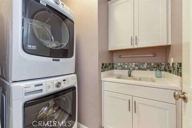 83 Waterleaf, Irvine, CA 92620