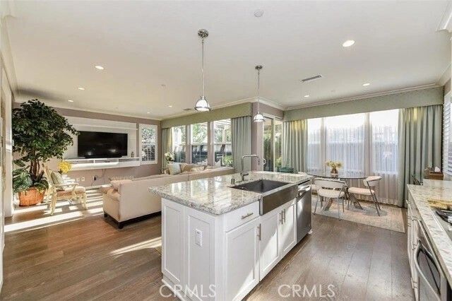 83 Waterleaf, Irvine, CA 92620