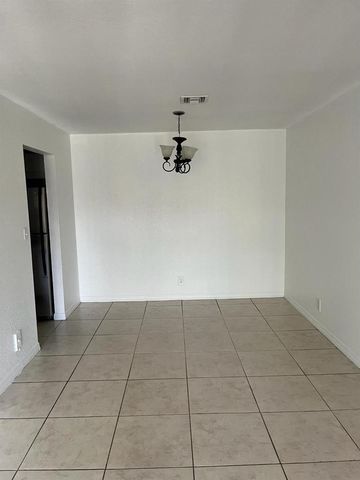 2952 NW 55th Avenue 2A, Lauderhill, FL 33313