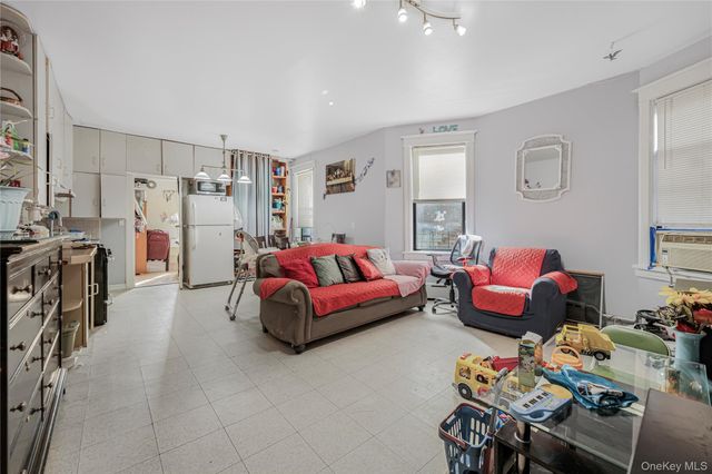 20 Locust Hill Avenue, Yonkers, NY 10701