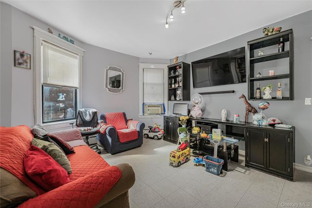 20 Locust Hill Avenue, Yonkers, NY 10701