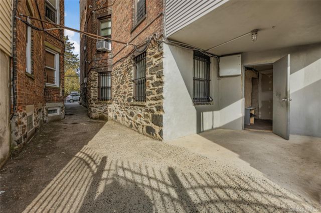 20 Locust Hill Avenue, Yonkers, NY 10701