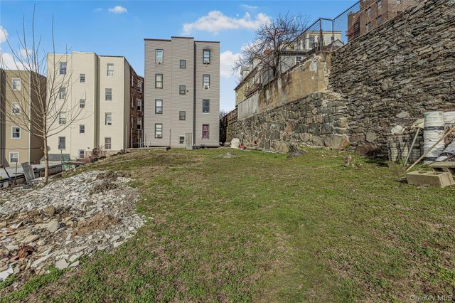 20 Locust Hill Avenue, Yonkers, NY 10701