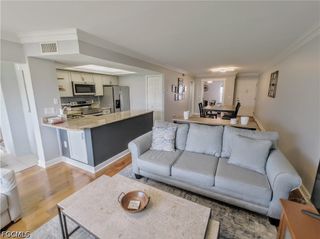 5830 Trailwinds DR 814, Fort Myers, FL 33907