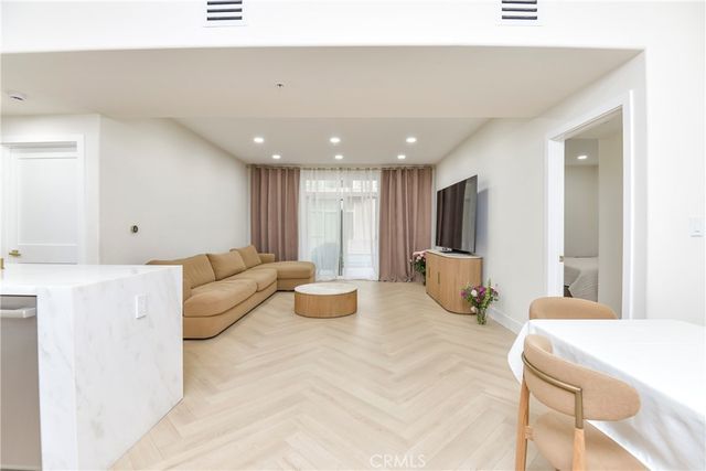 250 n first st 321, Burbank, CA 91502