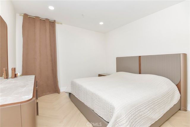 250 n first st 321, Burbank, CA 91502