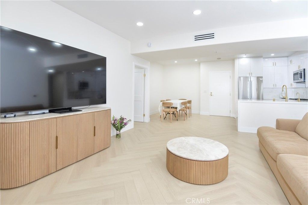 250 n first st 321, Burbank, CA 91502