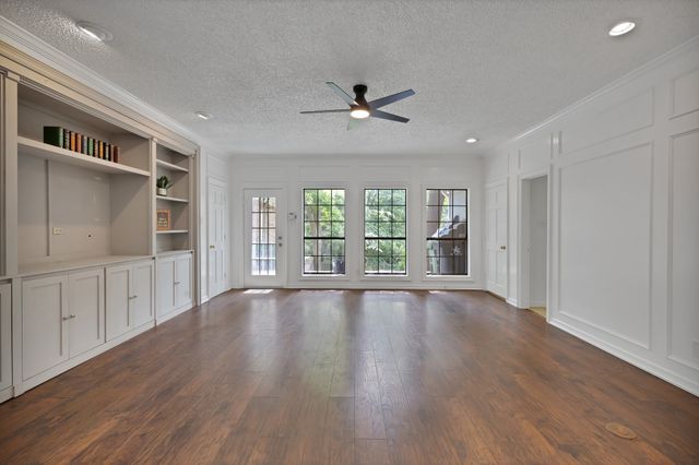 4219 Oak Springs Drive, Arlington, TX 76016