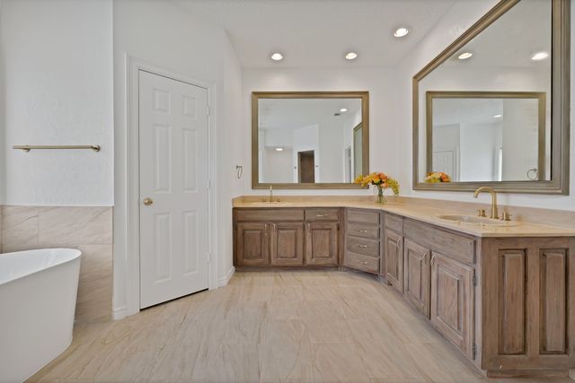 4219 Oak Springs Drive, Arlington, TX 76016