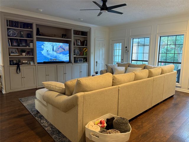 4219 Oak Springs Drive, Arlington, TX 76016