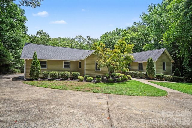 519 Raintree Drive, Matthews, NC 28104