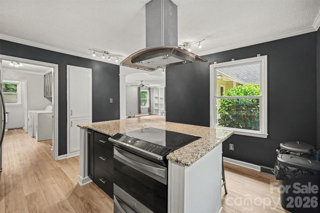 519 Raintree Drive, Matthews, NC 28104