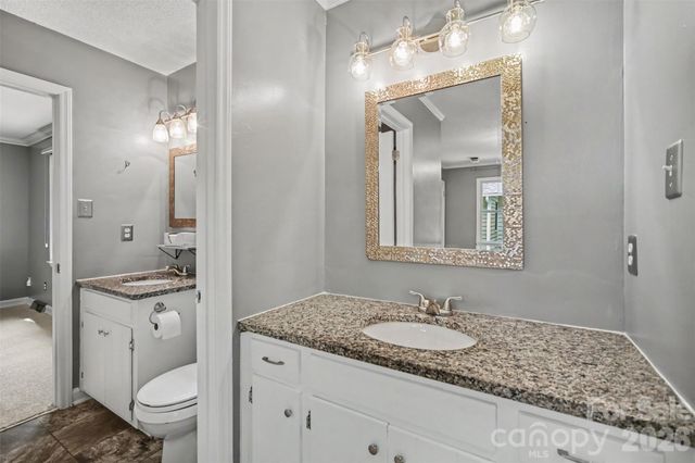 519 Raintree Drive, Matthews, NC 28104