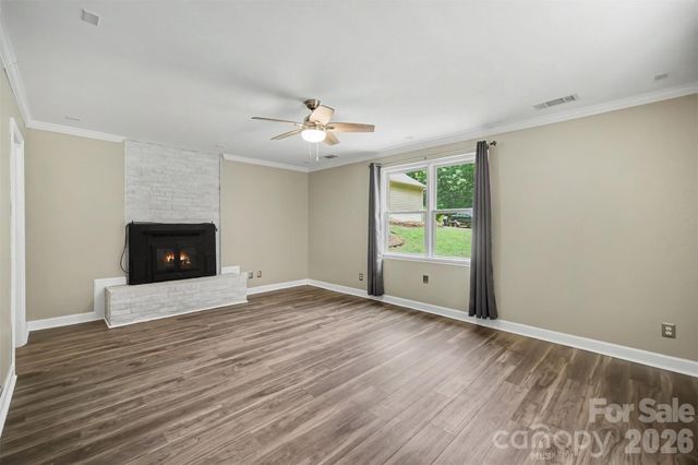 519 Raintree Drive, Matthews, NC 28104