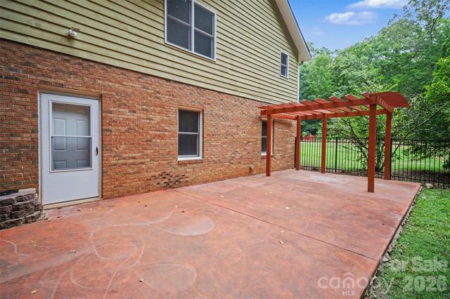 519 Raintree Drive, Matthews, NC 28104