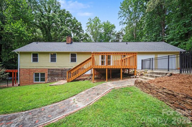 519 Raintree Drive, Matthews, NC 28104