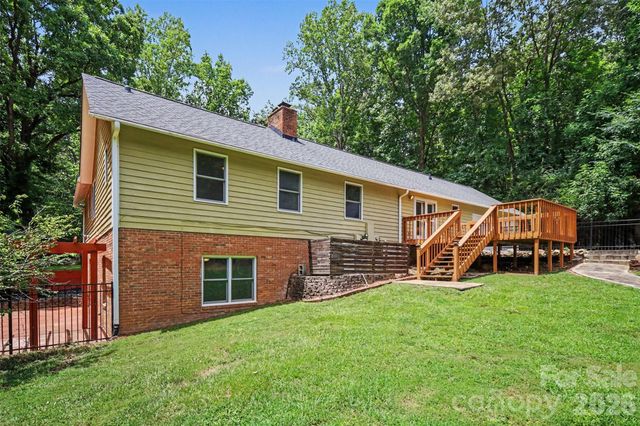519 Raintree Drive, Matthews, NC 28104
