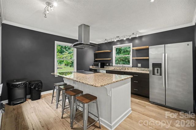 519 Raintree Drive, Matthews, NC 28104