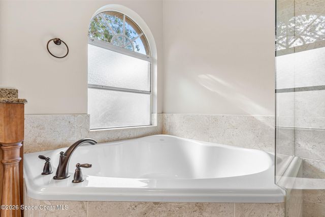 8033 Kingswood Way, Melbourne, FL 32940