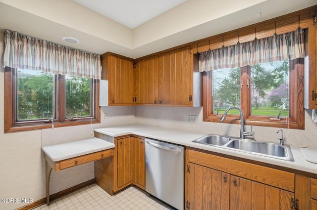 1029 Carol Road, Bowling Green, OH 43402