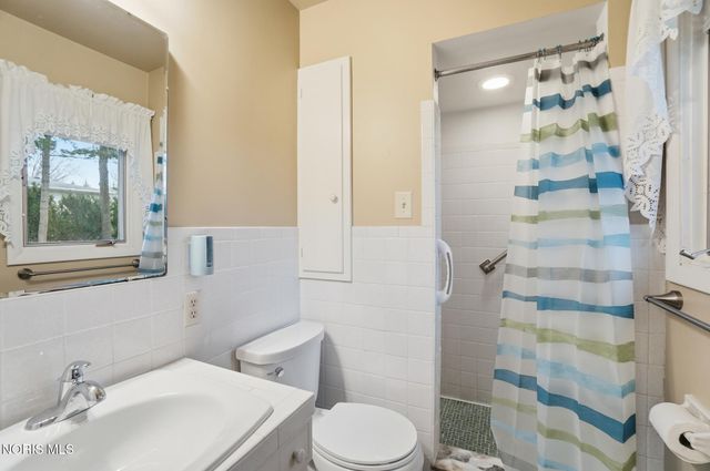 1029 Carol Road, Bowling Green, OH 43402