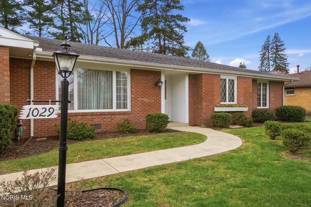 1029 Carol Road, Bowling Green, OH 43402