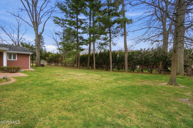 1029 Carol Road, Bowling Green, OH 43402