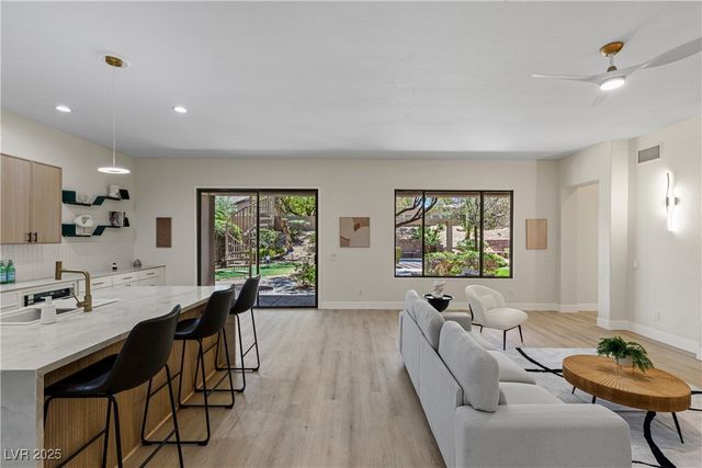 17 Winding Road, Henderson, NV 89052