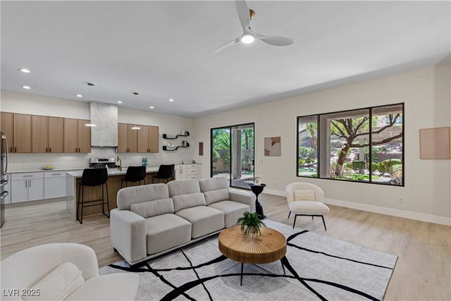 17 Winding Road, Henderson, NV 89052