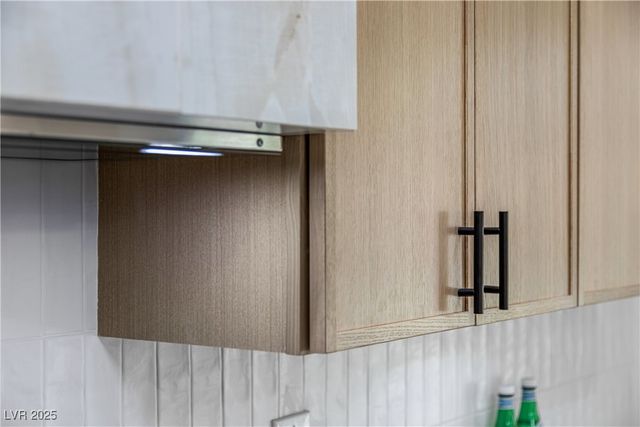 17 Winding Road, Henderson, NV 89052