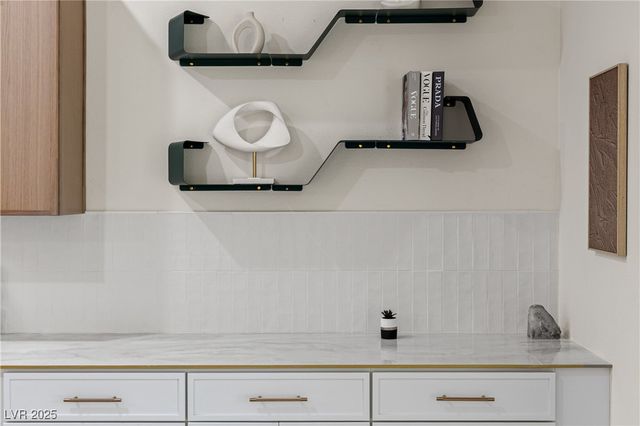 17 Winding Road, Henderson, NV 89052