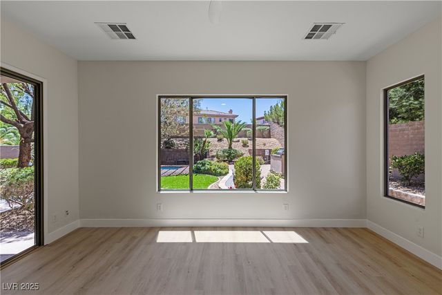 17 Winding Road, Henderson, NV 89052