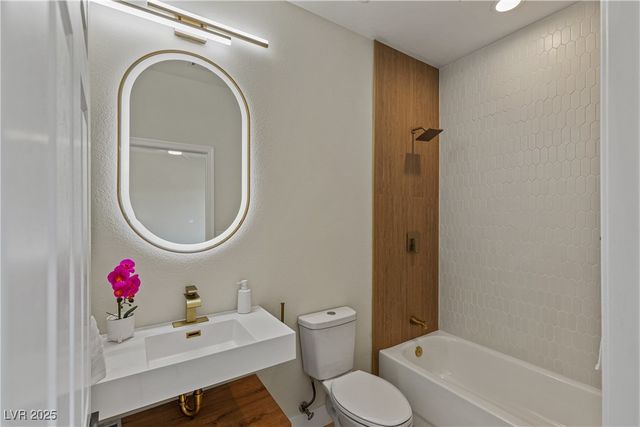 17 Winding Road, Henderson, NV 89052