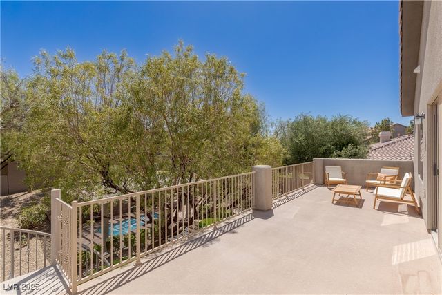 17 Winding Road, Henderson, NV 89052