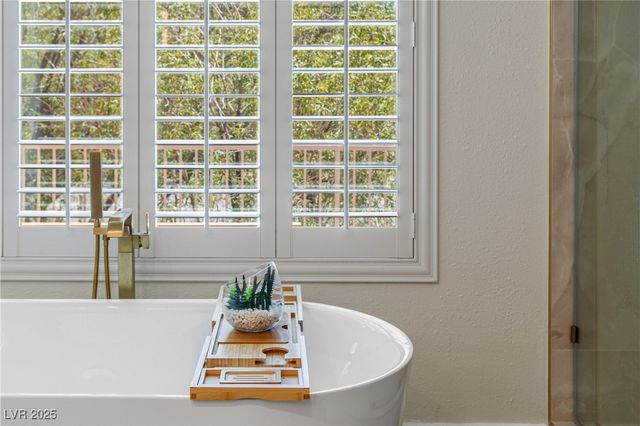 17 Winding Road, Henderson, NV 89052