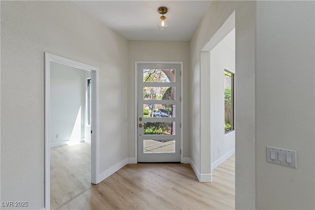 17 Winding Road, Henderson, NV 89052