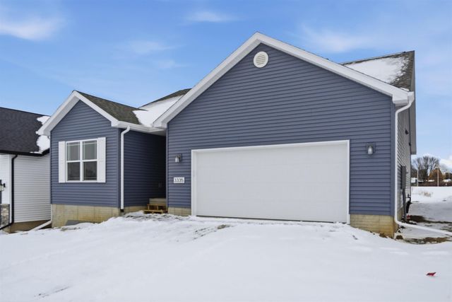 2814 Autumn Woods Drive, Cedar Falls, IA 50613