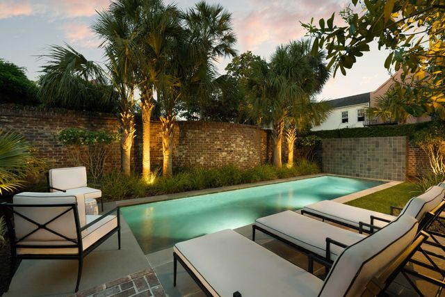 32 Society Street, Charleston, SC 29401